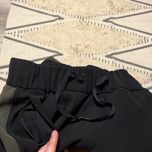 Lululemon - On The Fly Pant Track Stripe - Dark Olive / Black - 2 - Picture 4 of 6